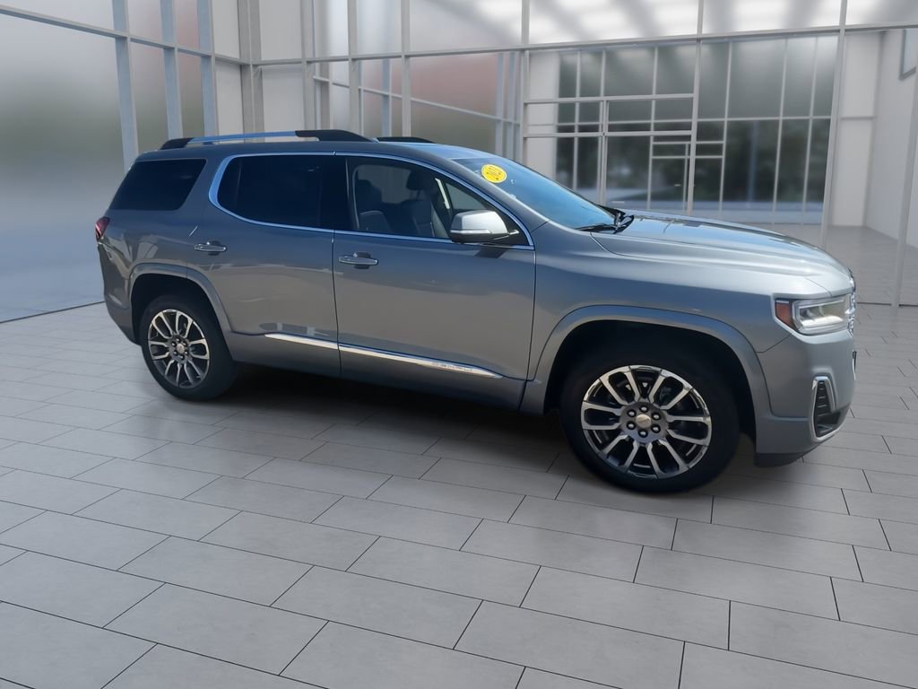Used 2023 GMC Acadia Denali w/ Denali Ultimate Package AWD/4WD image 3