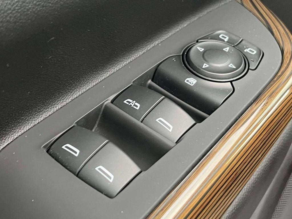 Used 2023 GMC Acadia SLE w/ Driver Convenience Package AWD/4WD image 18