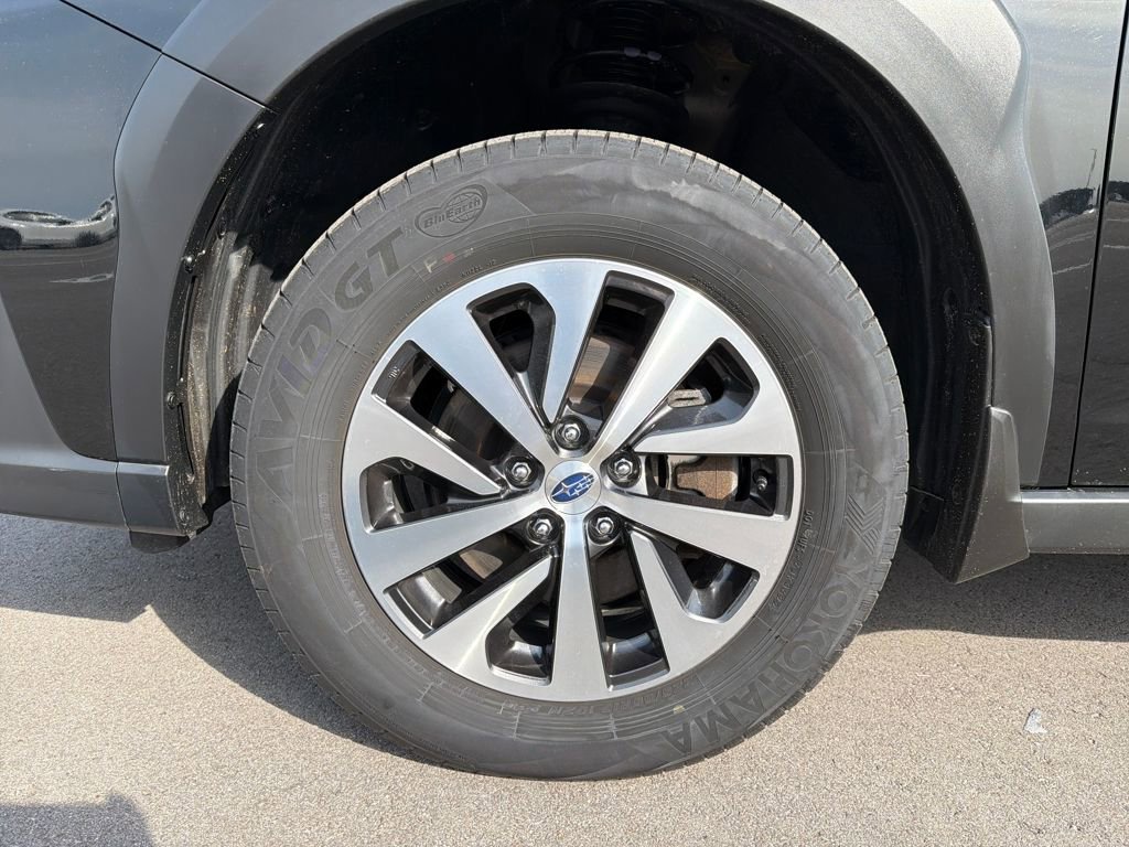 Used 2023 Subaru Outback Premium image 2