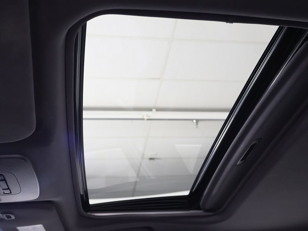 Used 2019 Toyota Avalon XLE w/ Moonroof Package FWD image 20