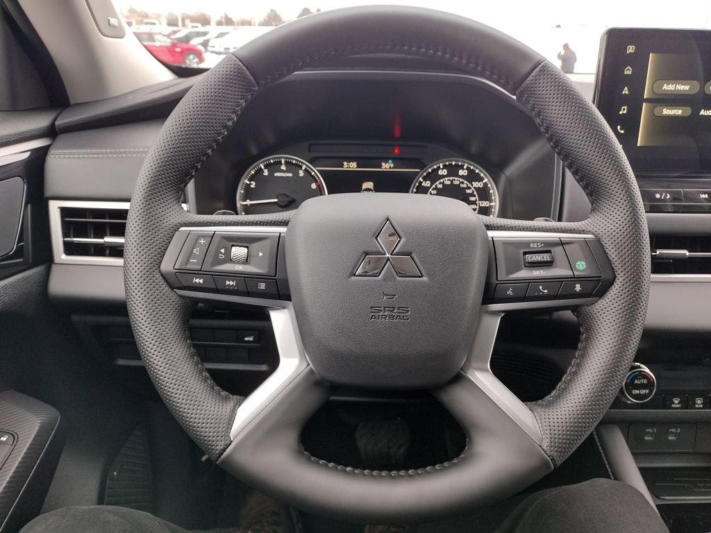 New 2026 Mitsubishi Outlander SE image 6