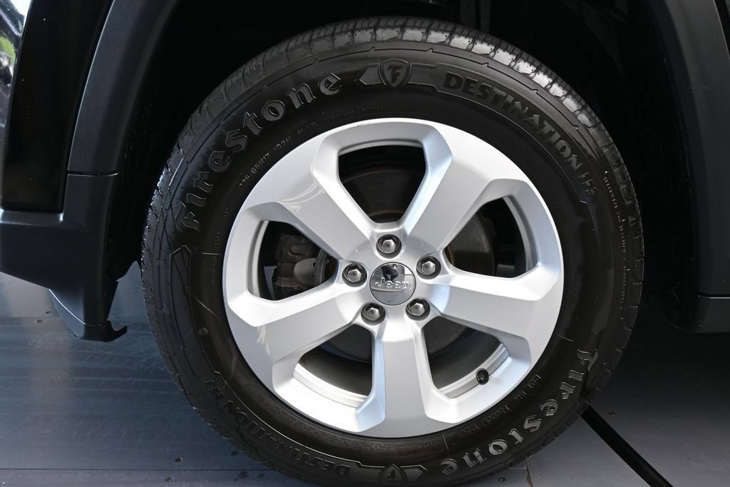Used 2018 Jeep Compass Latitude w/ Popular Equipment Group AWD/4WD image 28