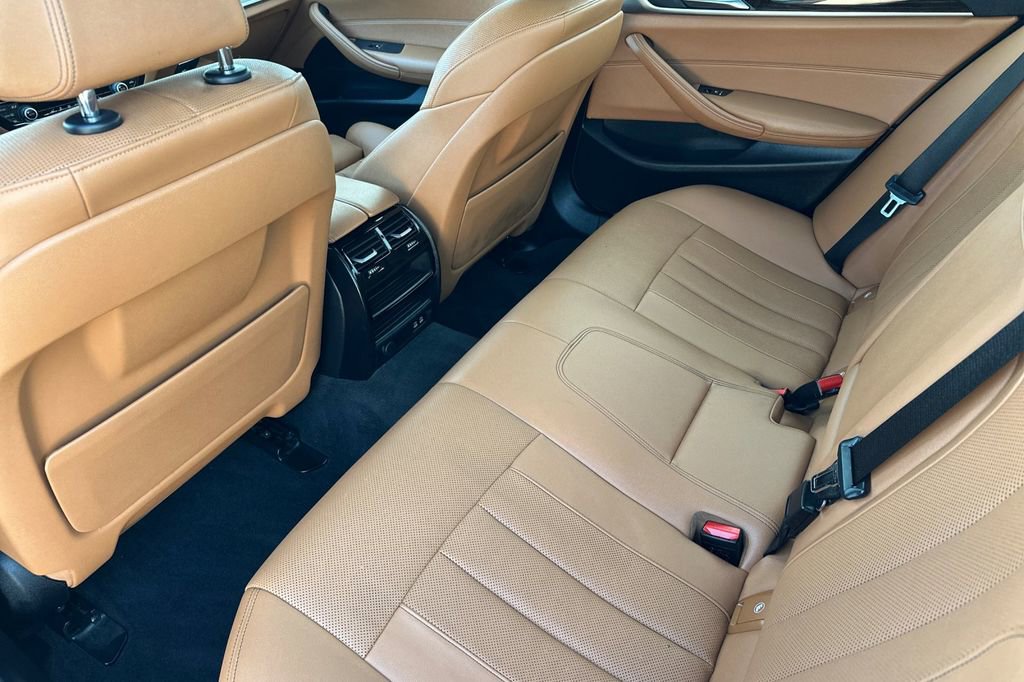 Used 2023 BMW 530e w/ Convenience Package image 12