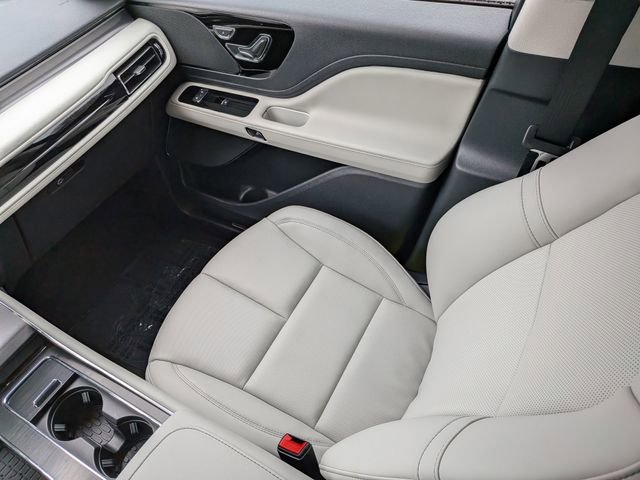 New 2026 Lincoln Aviator 2WD image 16