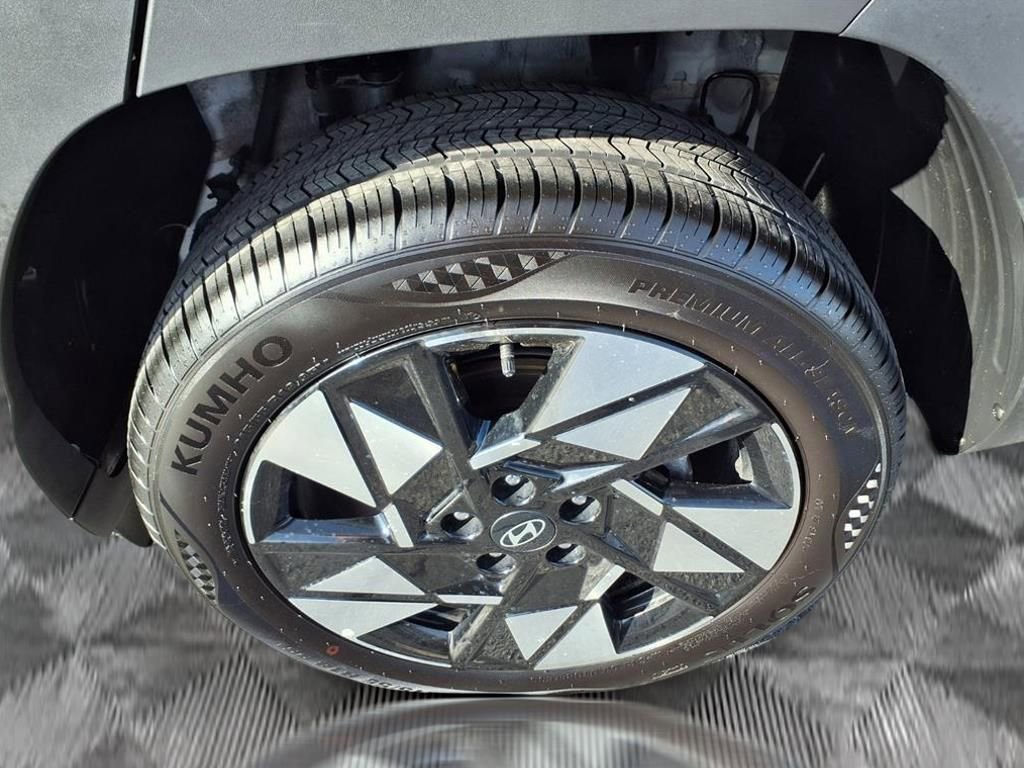 Used 2025 Hyundai Kona SEL image 19