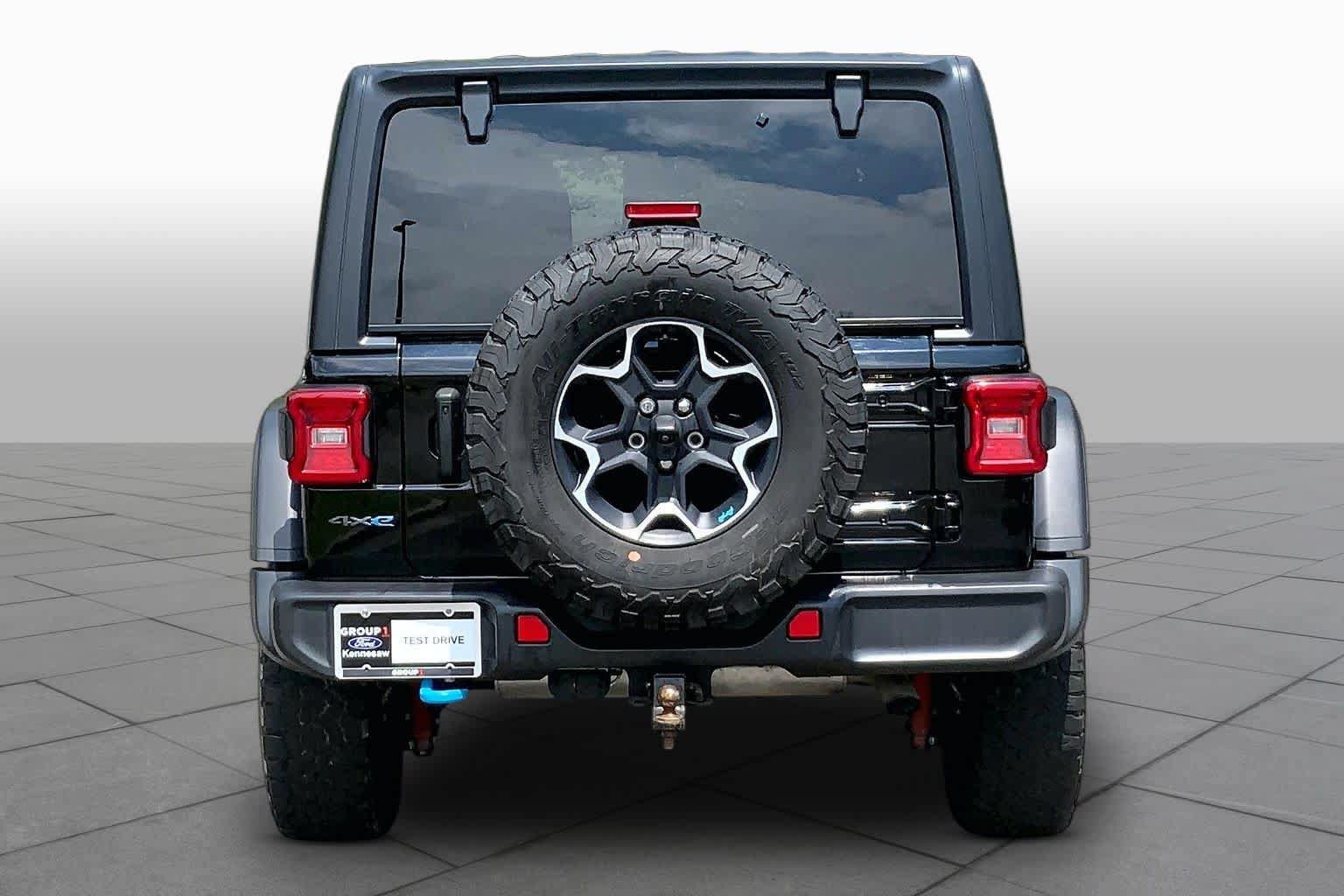 Used 2023 Jeep Wrangler Unlimited Rubicon 4xe w/ Cold Weather Group AWD/4WD image 5