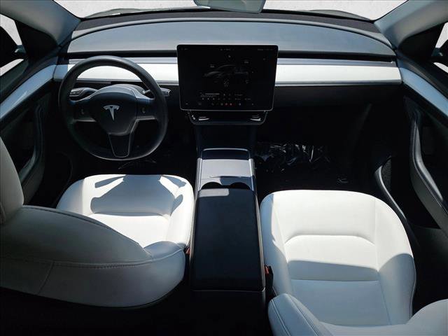 Used 2024 Tesla Model Y 2WD image 19