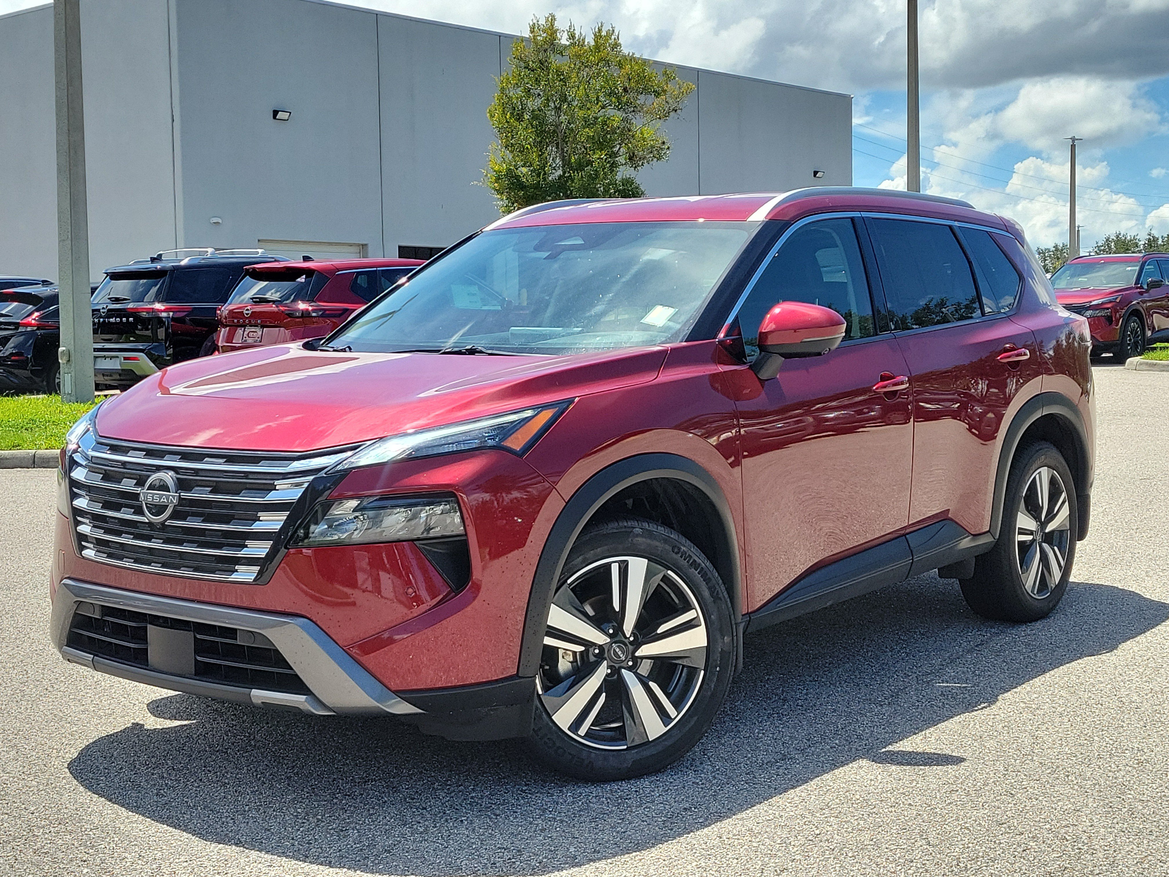 Certified 2025 Nissan Rogue SL FWD image 34