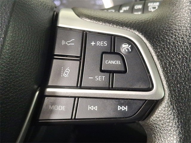 Used 2023 Toyota Highlander L image 21