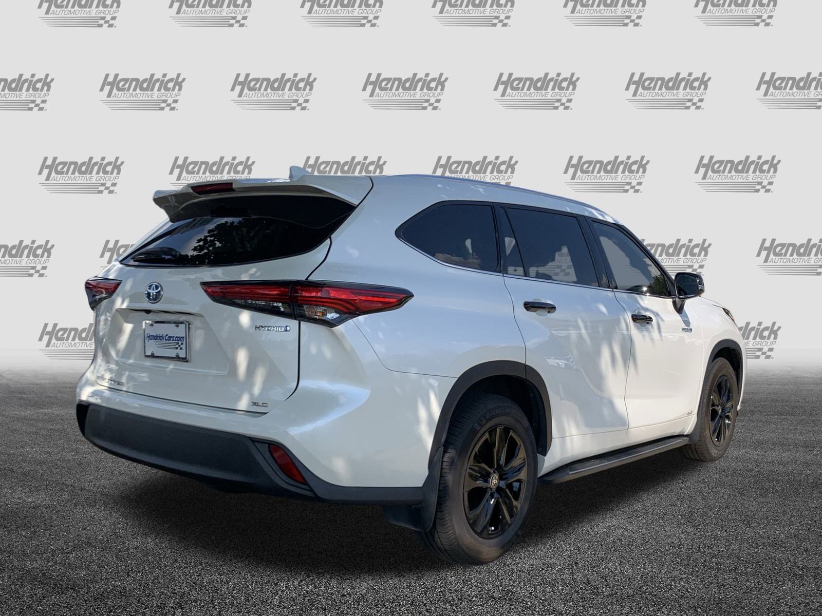 Used 2021 Toyota Highlander XLE image 10