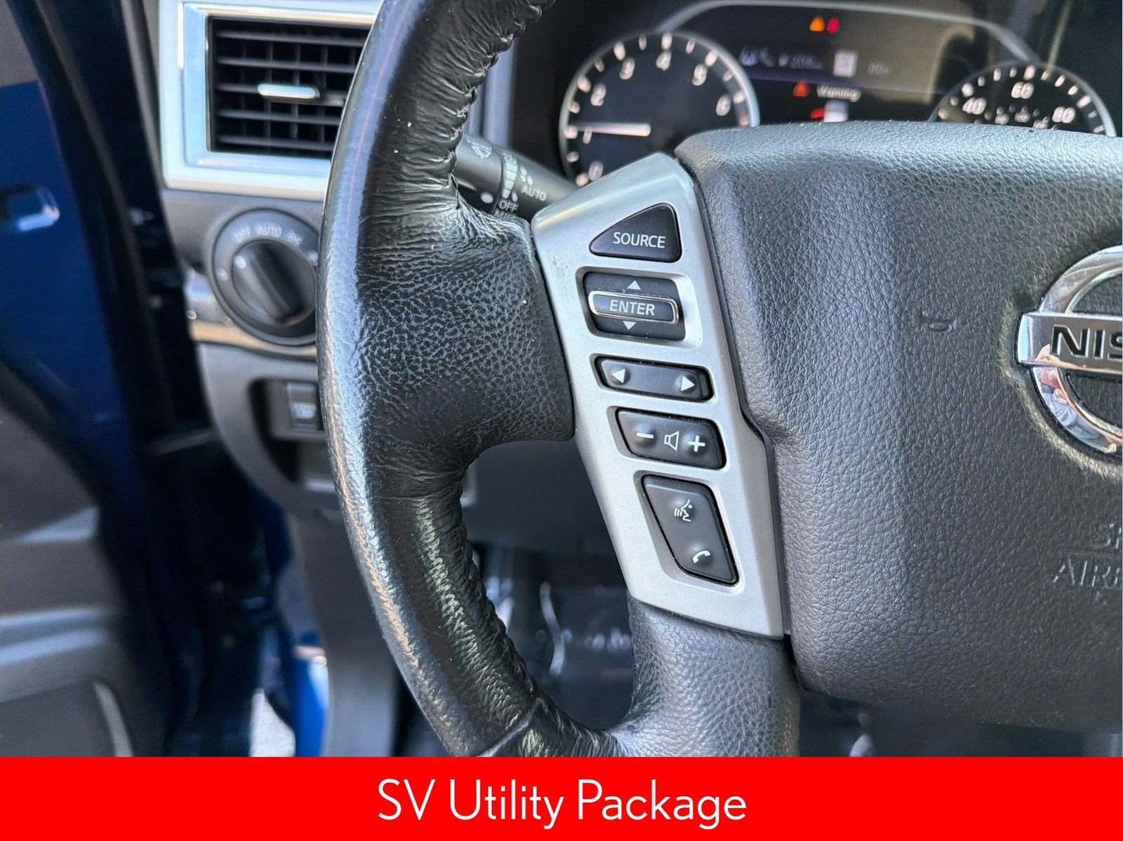 Used 2020 Nissan Titan SV w/ SV Convenience Package RWD image 14