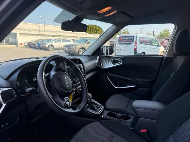 Used 2024 Kia Soul LX w/ Option Group 015 FWD image 6