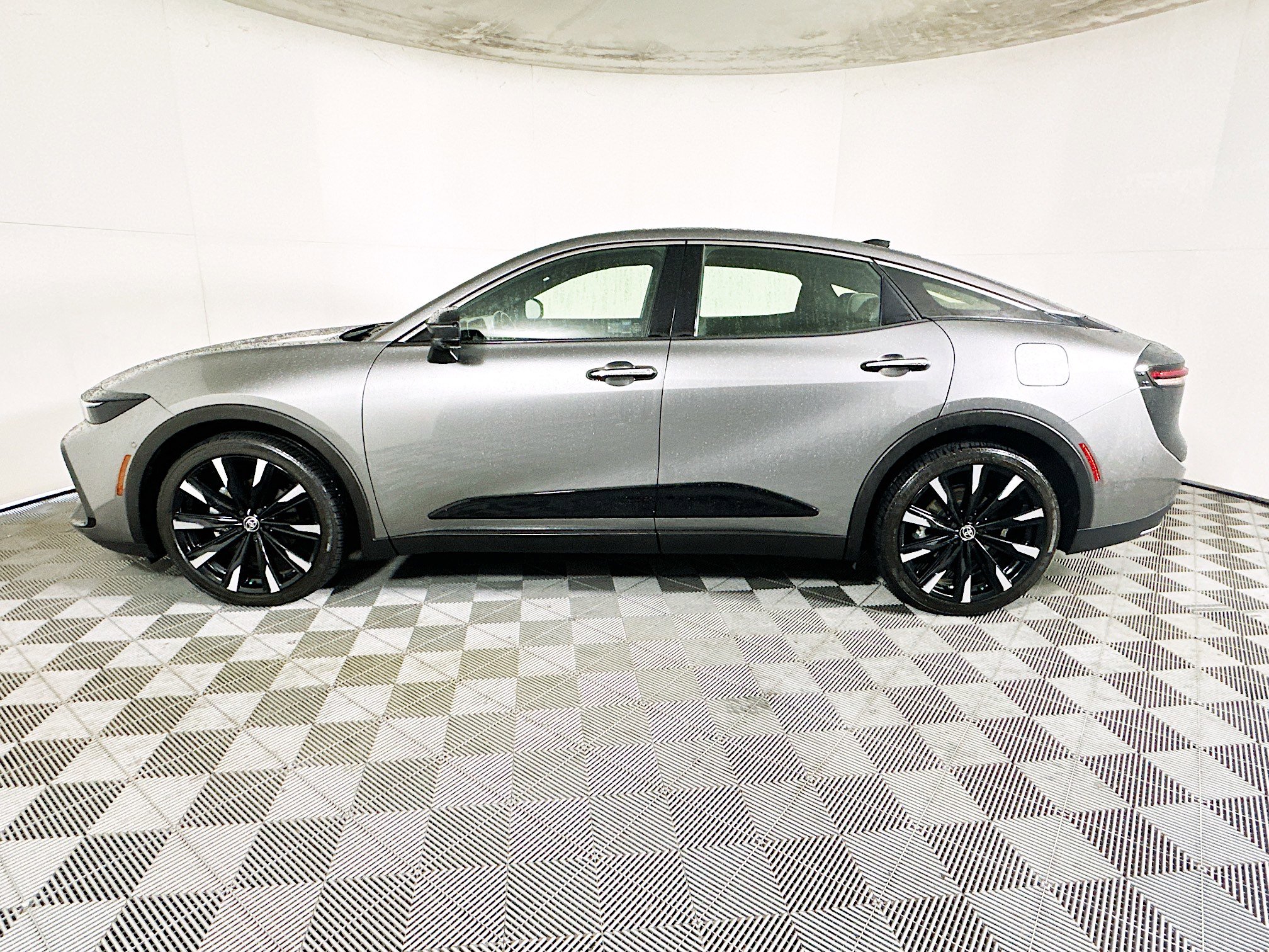 Used 2024 Toyota Crown Platinum AWD/4WD image 6