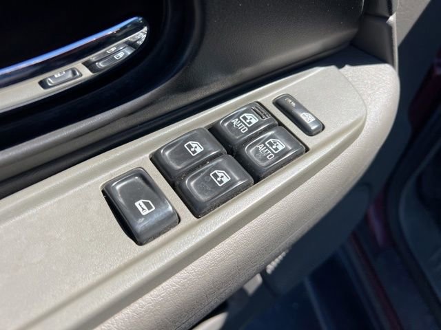 Used 2004 GMC Envoy SLE w/ Preferred Equipment Group image 22