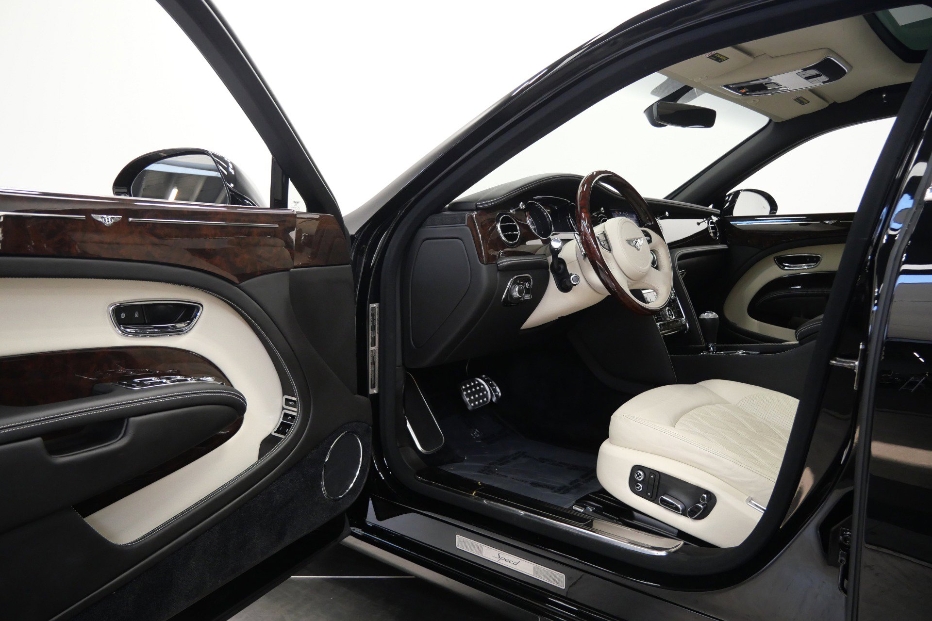 Used 2020 Bentley Mulsanne Speed RWD image 23