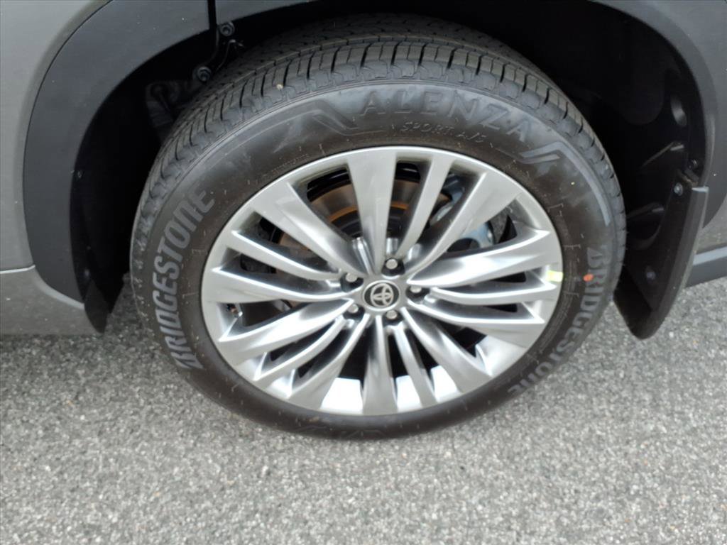 New 2026 Toyota Highlander Platinum AWD/4WD image 8
