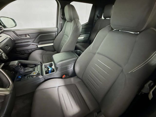 Used 2024 Toyota Tacoma TRD Off-Road image 25