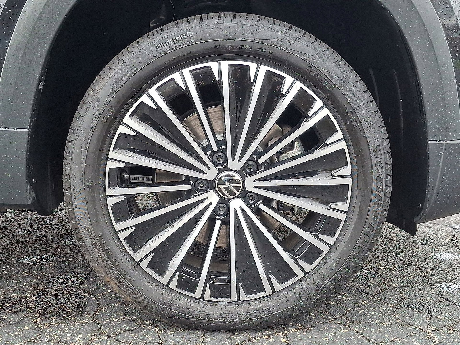 Used 2025 Volkswagen Taos SE FWD image 27