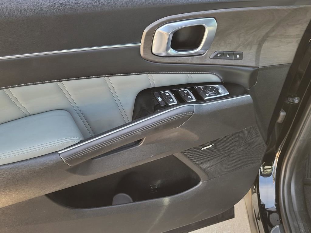 Used 2024 Kia Sorento SX Prestige w/ Sage Leather Package image 22