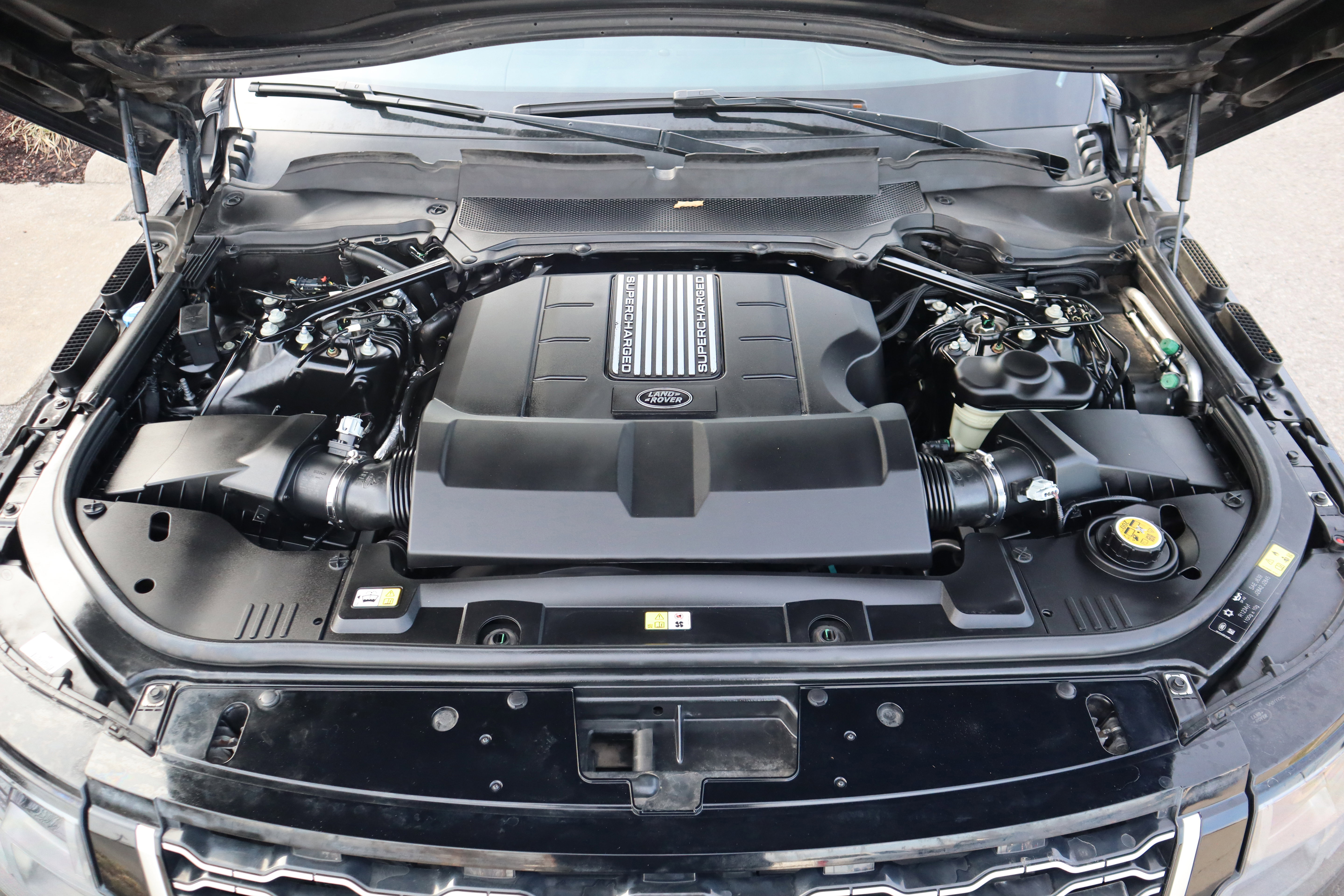 Used 2020 Land Rover Range Rover HSE image 36