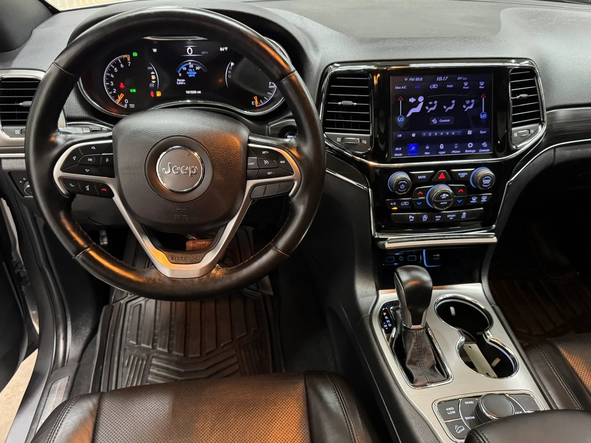 Used 2020 Jeep Grand Cherokee Limited w/ Luxury Group II AWD/4WD image 13