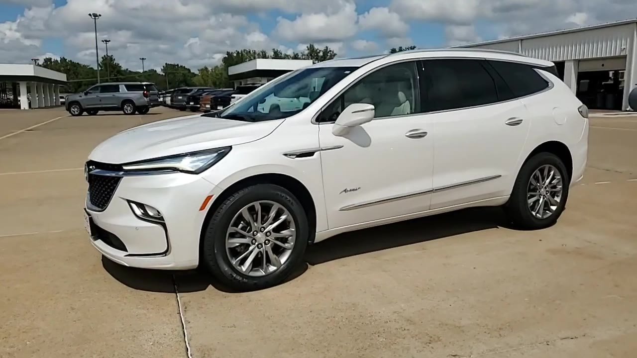 Used 2022 Buick Enclave Avenir AWD/4WD image 4