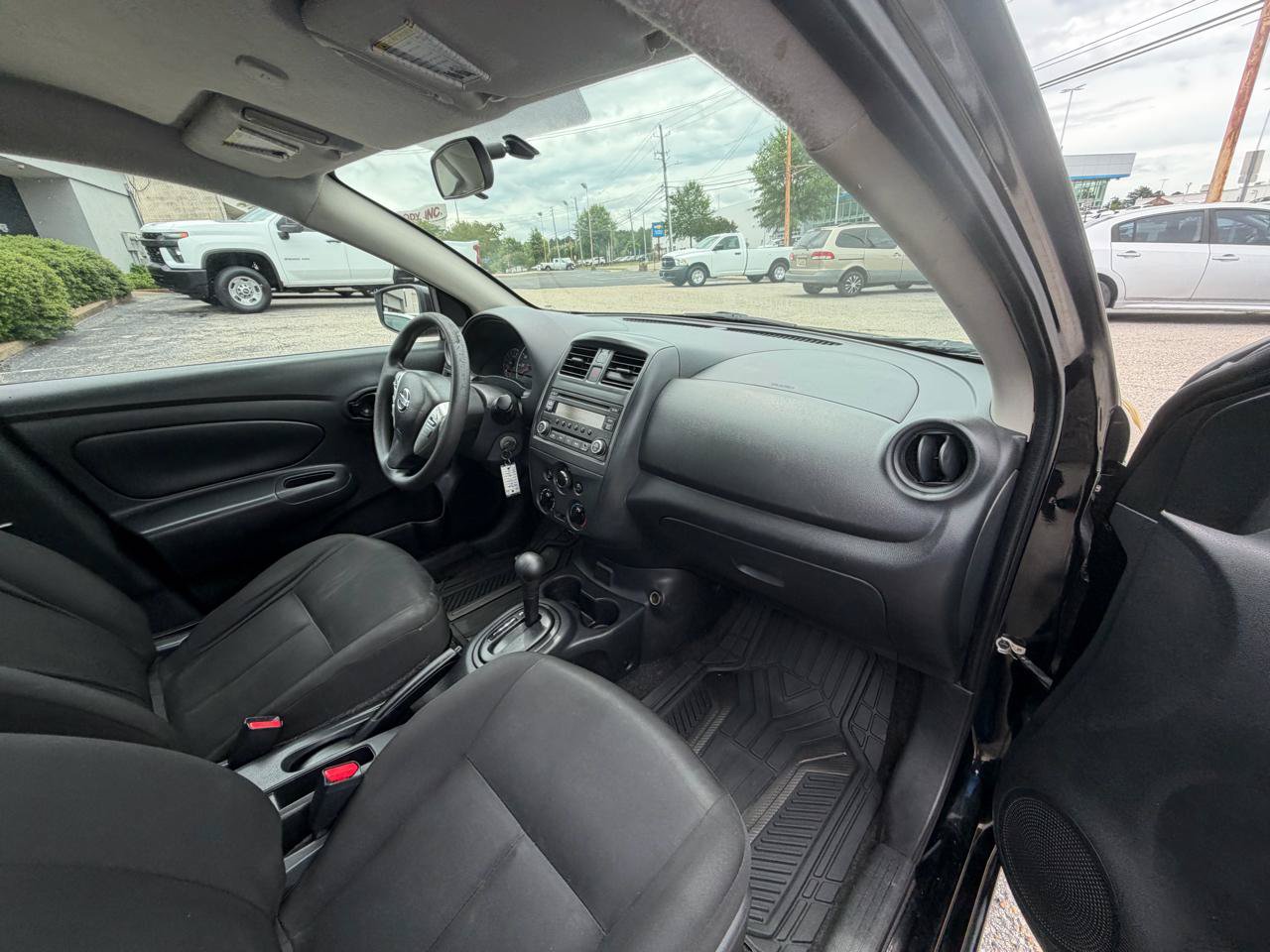 Used 2017 Nissan Versa S Plus FWD image 33