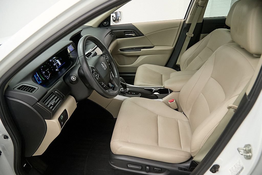 Used 2015 Honda Accord Touring image 17