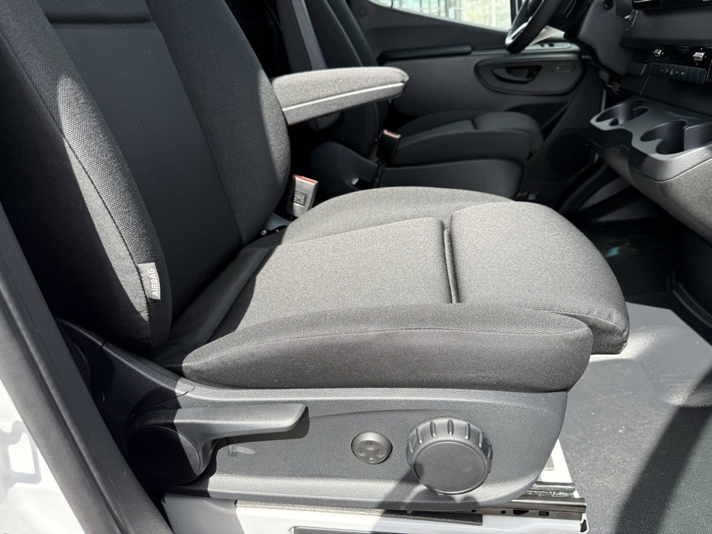 New 2025 Mercedes-Benz Sprinter 4500 image 16