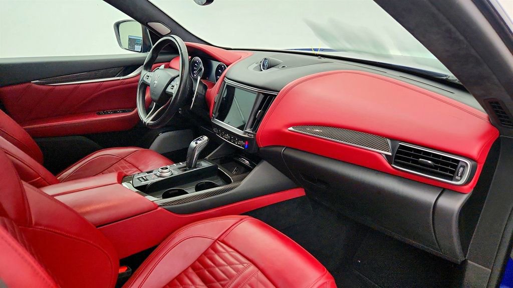 Used 2022 Maserati Levante Trofeo image 27