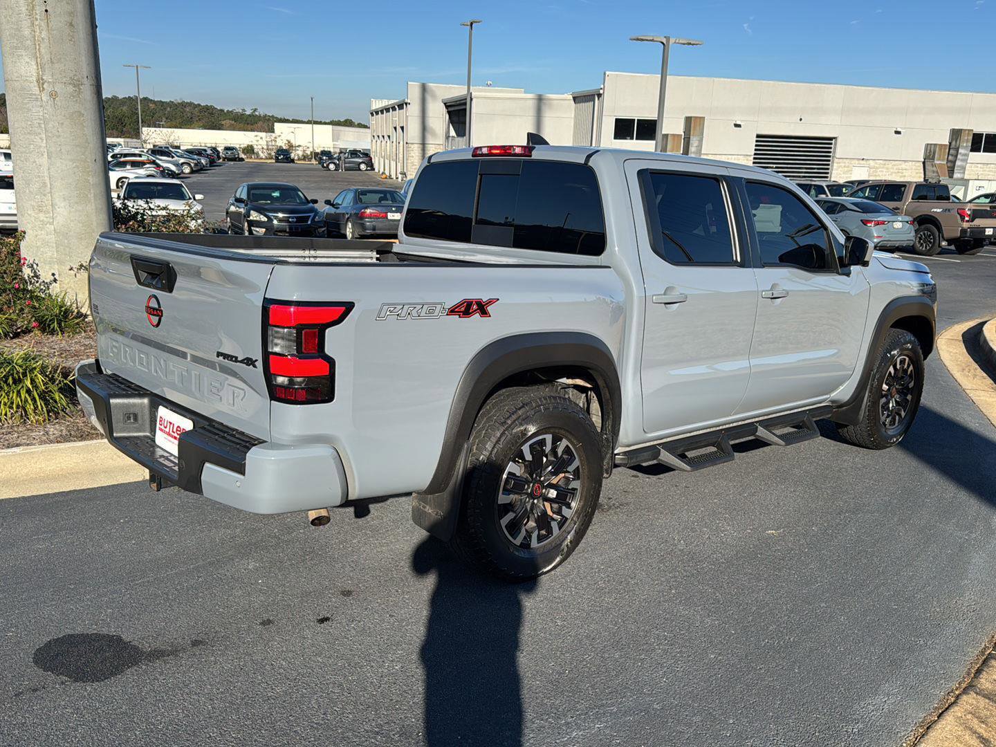 Used 2024 Nissan Frontier PRO-4X w/ Pro Convenience Package image 5