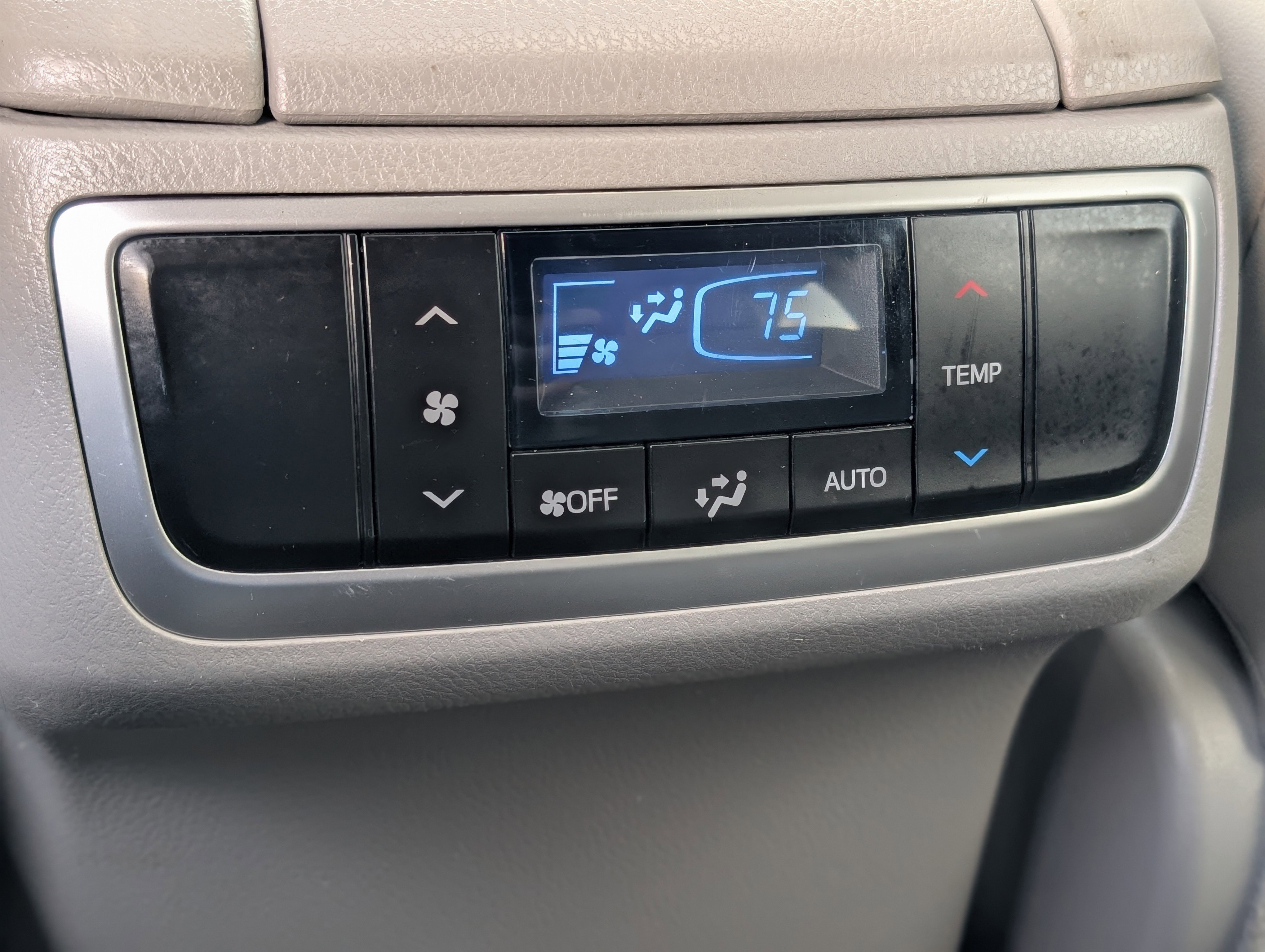 Used 2016 Toyota Highlander Limited image 36