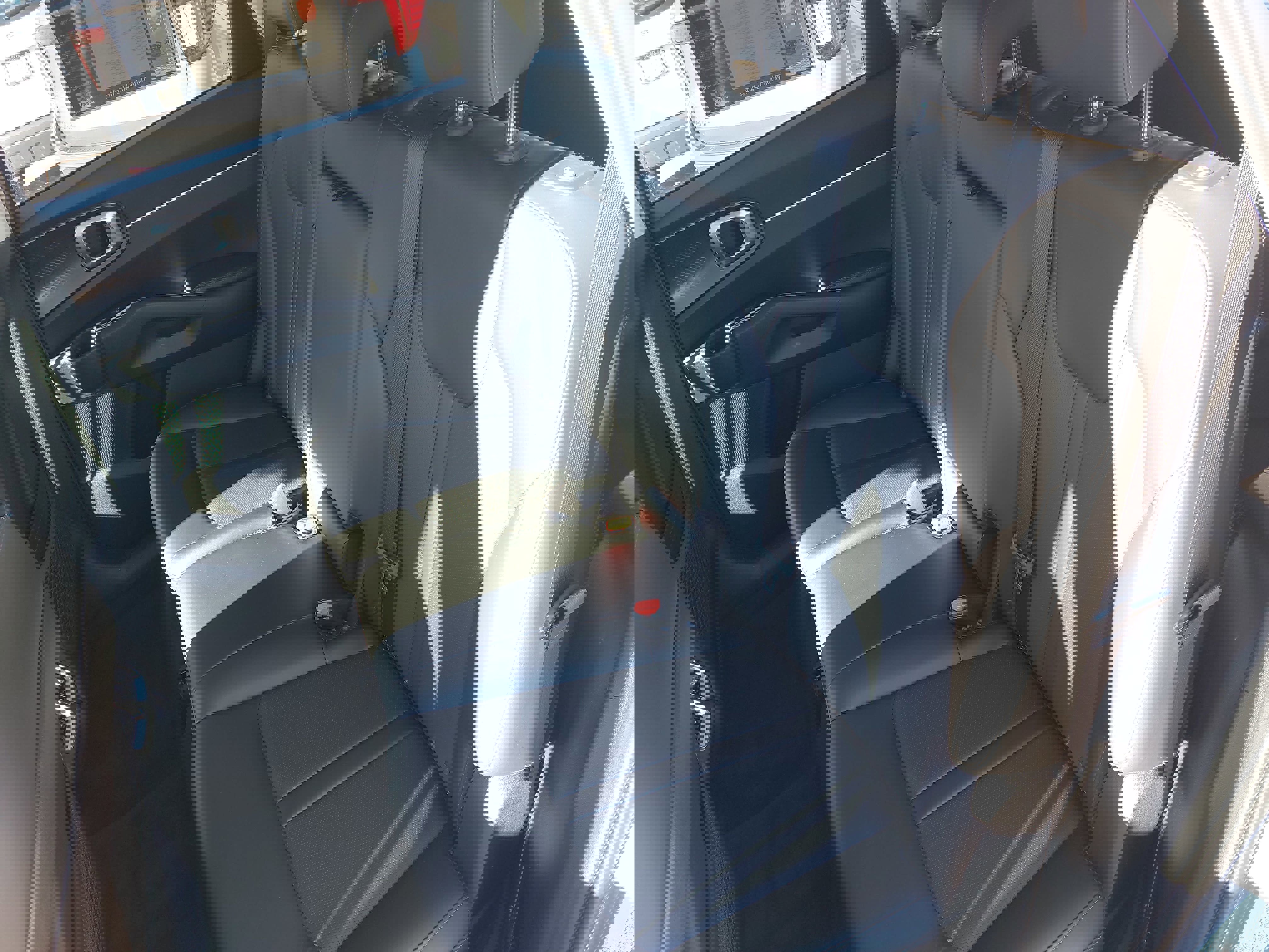 Used 2022 Kia Sorento S w/ Panoramic Sunroof Package image 16