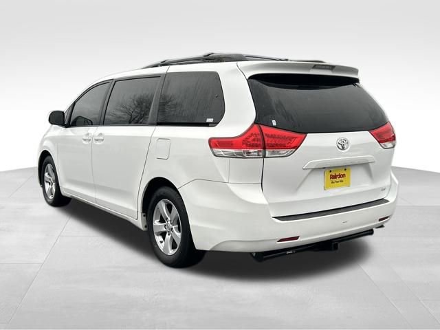 Used 2014 Toyota Sienna LE image 6