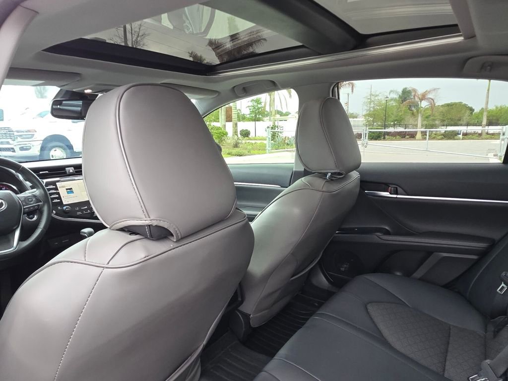 Used 2020 Toyota Camry XSE FWD image 18