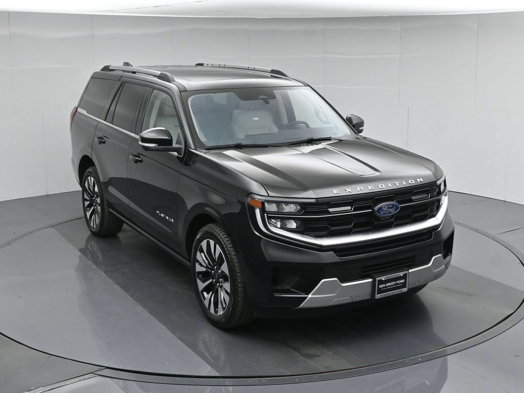 Certified 2025 Ford Expedition Platinum w/ Driver's Package AWD/4WD image 45