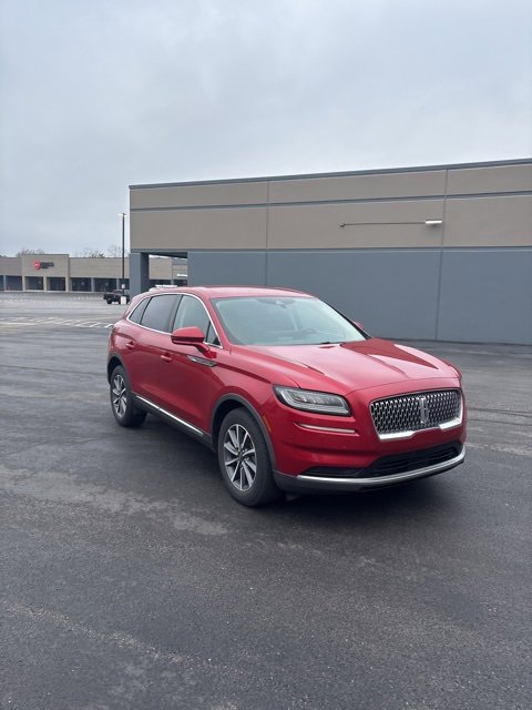 Used 2021 Lincoln Nautilus AWD image 3