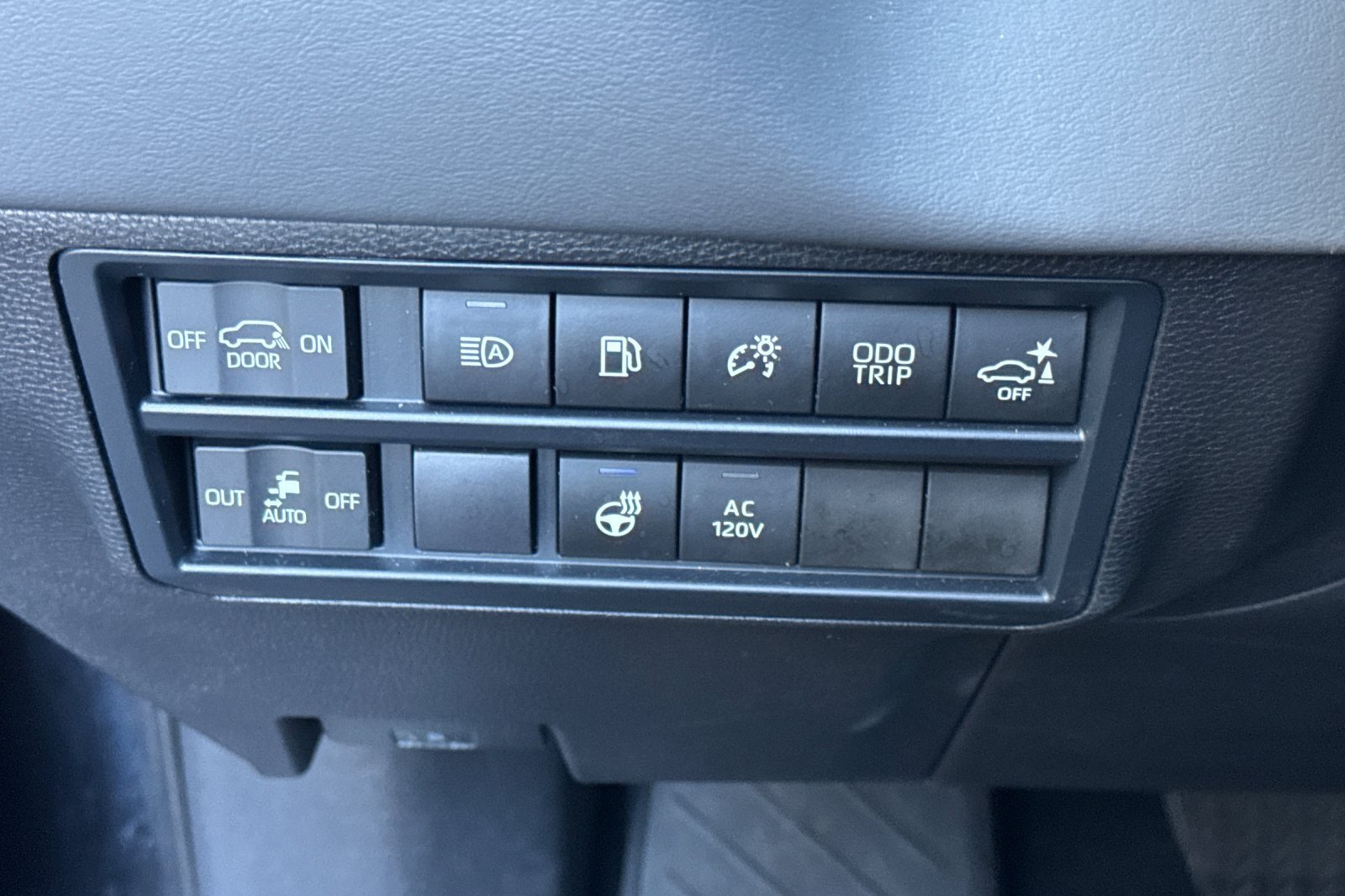 Certified 2026 Toyota Sequoia Capstone AWD/4WD image 36