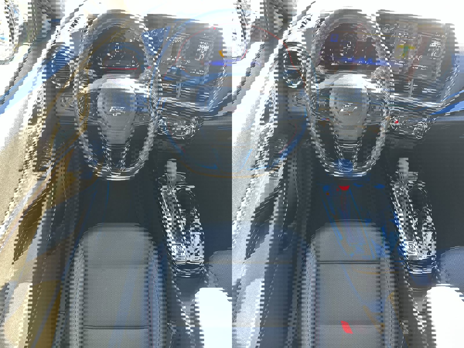 Used 2025 Chevrolet Trax RS w/ Driver Confidence Package image 17