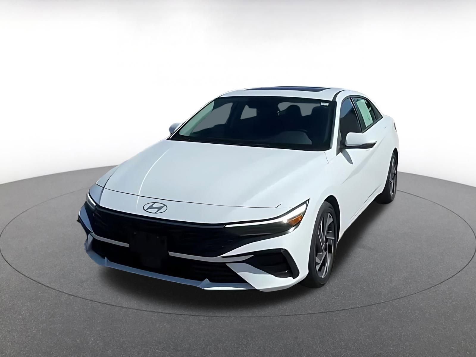 Used 2025 Hyundai Elantra Limited FWD image 7