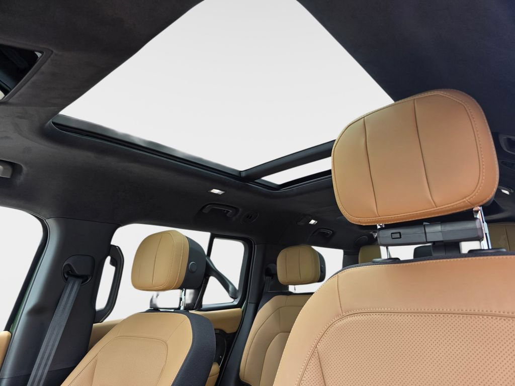 New 2026 Land Rover Defender 130 X AWD/4WD image 32