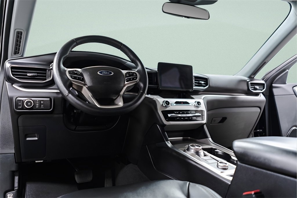 Used 2023 Ford Explorer XLT w/ Equipment Group 202A image 27