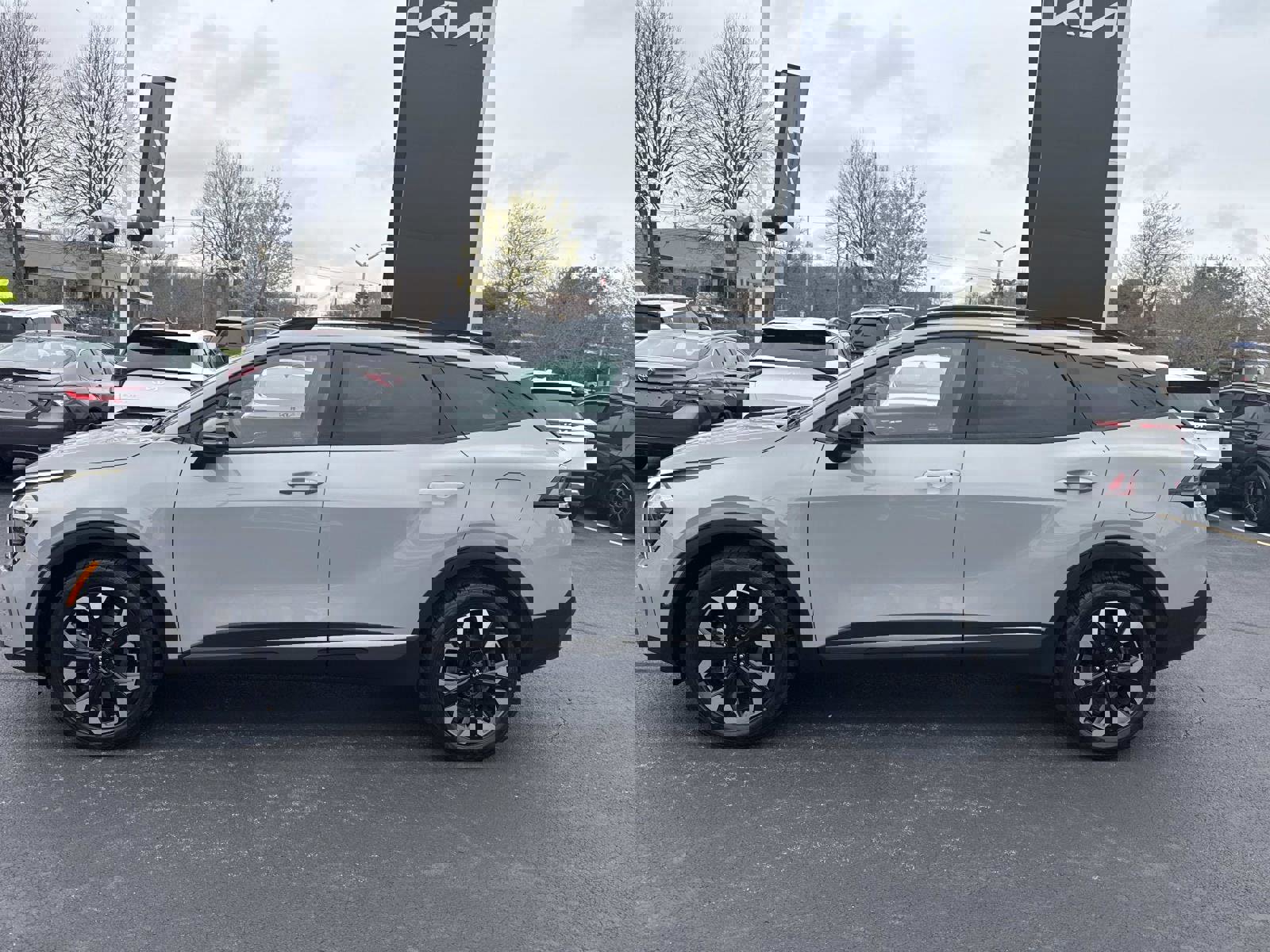 Used 2023 Kia Sportage X-Line w/ X-Line Premium Package AWD/4WD image 2