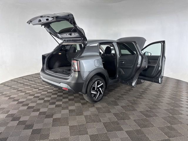 Used 2025 Nissan Kicks SV image 18