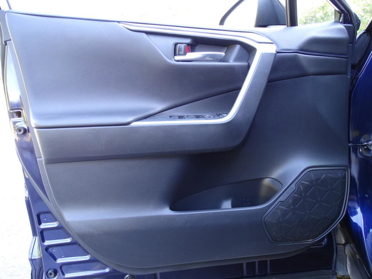 Used 2019 Toyota RAV4 XSE AWD/4WD image 19