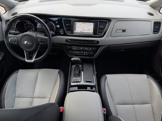 Used 2017 Kia Sedona SX Limited FWD image 11