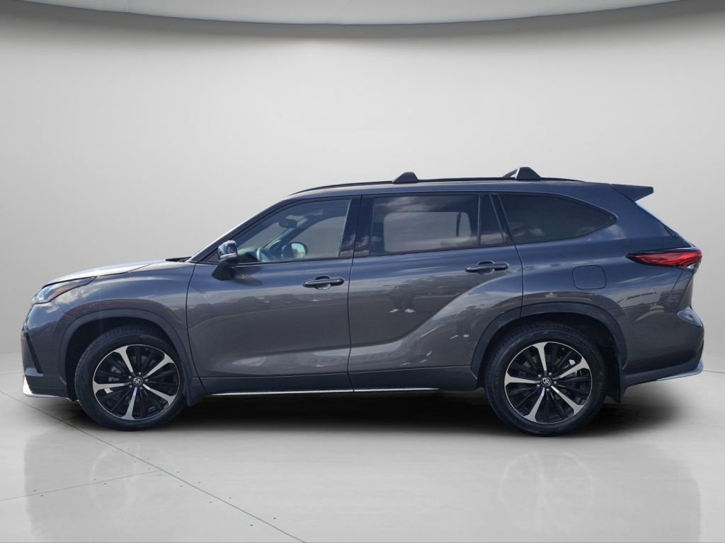 Used 2021 Toyota Highlander XSE AWD/4WD image 23