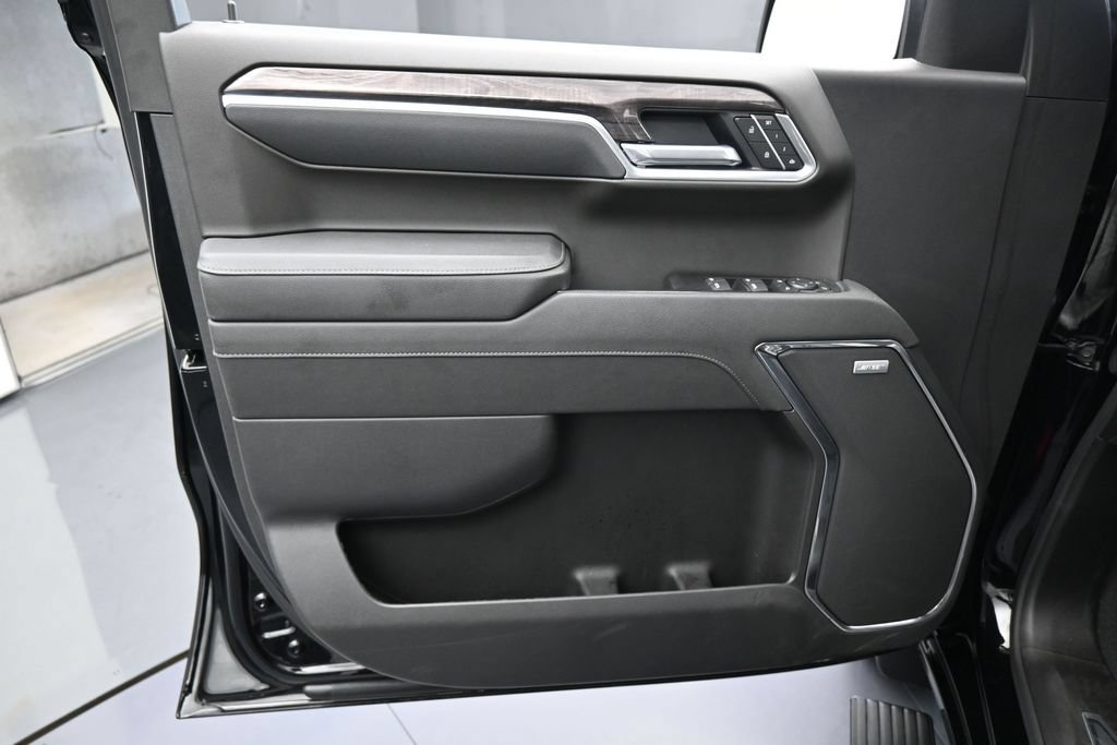 Used 2026 Chevrolet Silverado 1500 LTZ RWD image 13