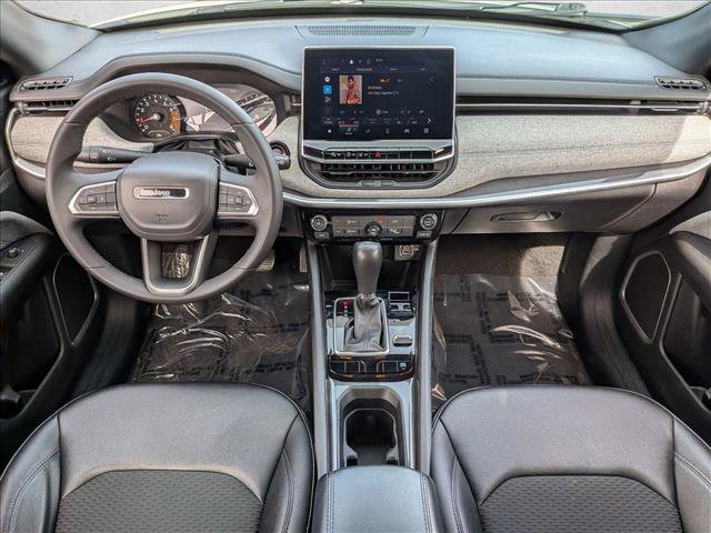 Used 2024 Jeep Compass Latitude AWD/4WD image 16