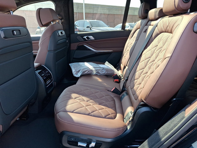 New 2026 BMW X7 xDrive40i w/ M Sport Package AWD/4WD image 5